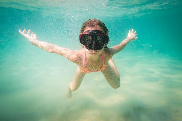 Quels sont les meilleurs spots pour faire du snorkeling autour des îles de la mer Rouge ?