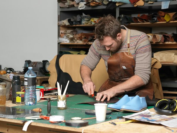 Peut-on trouver une croisière qui propose des ateliers de poterie avec des artisans locaux?